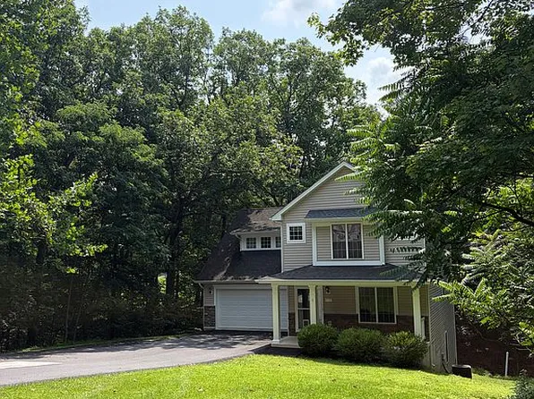 232 Greenbriar Cir, Cross Junction, VA 22625