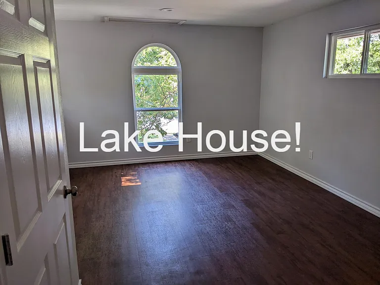 7464 Love Cir — Photo 23
