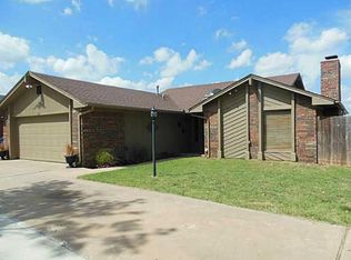 820 Sleepy Holw, Chickasha, OK 73018