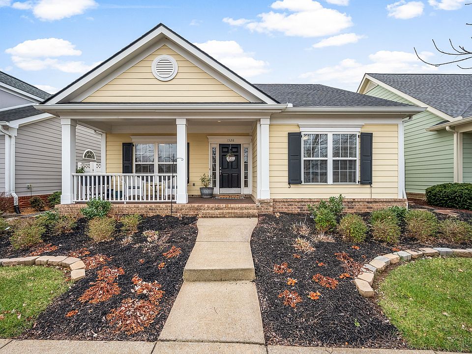 1st image of 1528 Stratford Hall Cir