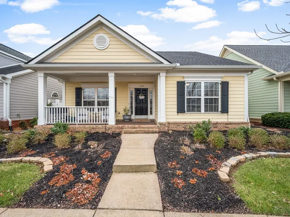 1528 Stratford Hall Cir, Murfreesboro, TN 37130