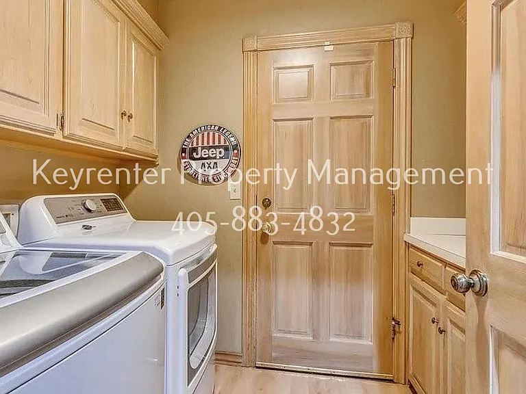 1408 Fox View Ct — Photo 26