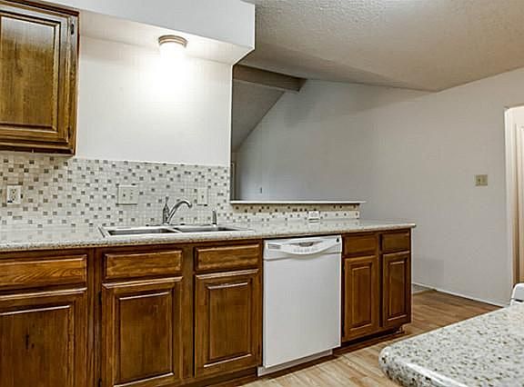 5th image of 3248 Santana Ln