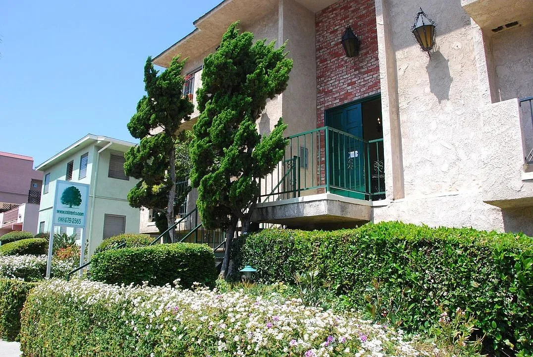 Building Photo - 1530 Corinth Ave #7