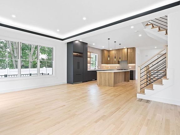 4th image of 323 Nevada St #2