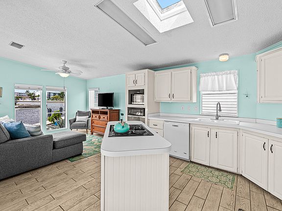 4th image of 207 Mallard Drive #U