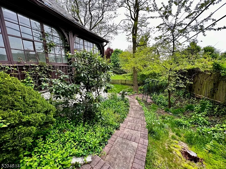12 Hobart Gap Rd — Photo 5