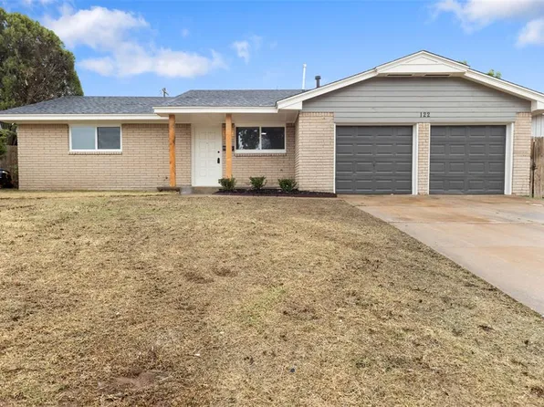 122 Kelly Dr, Moore, OK 73160