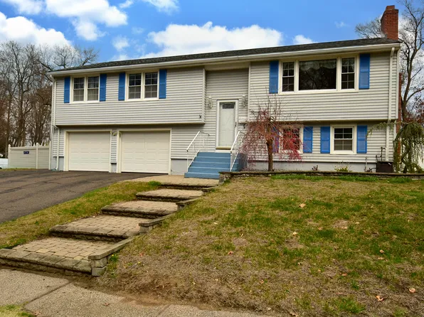 96 College Drive, East Hartford, CT 06108