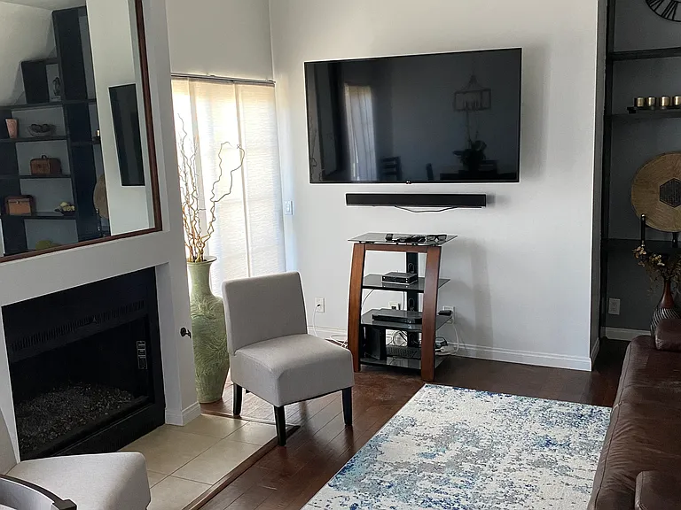 3800 Stocker St #19 — Photo 3