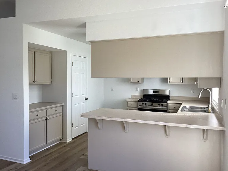 1450 La Jolla Way — Photo 4