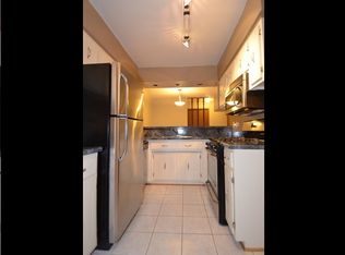 10401 Menard Ave APT 110, Oak Lawn, IL 60453