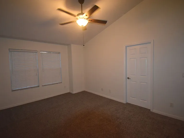 2620 Lancaster Ct — Photo 13