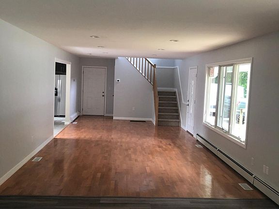 4th image of 278 Parkside Ave #B