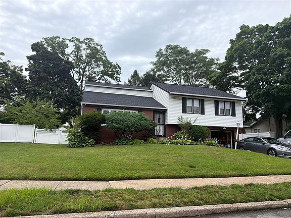 2nd image of 13 Talbot Dr