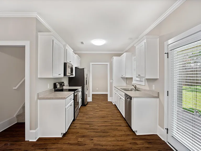 122 Craftsman Dr — Photo 3