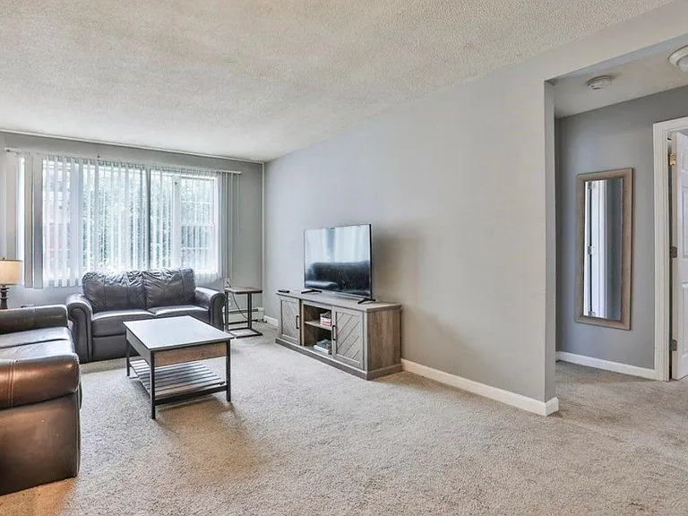 99 Cluff Crossing Rd #5C — Photo 4