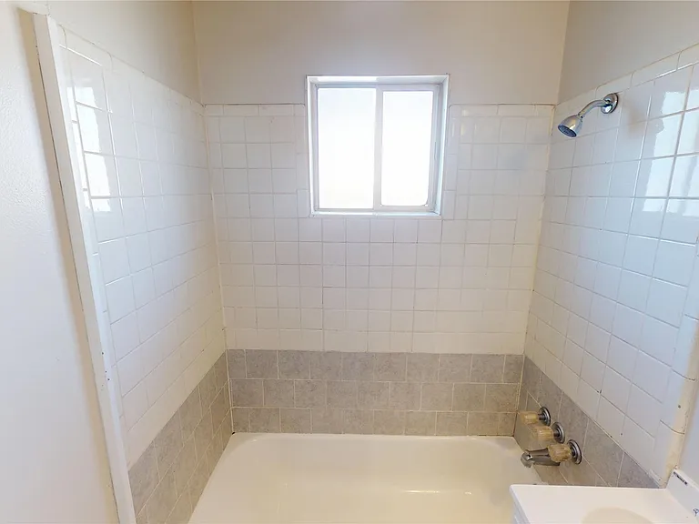 205 W Birch St #7 — Photo 10