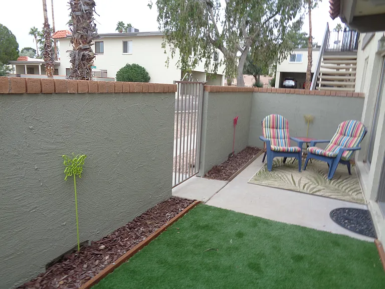 N Oakwood Ln — Photo 11