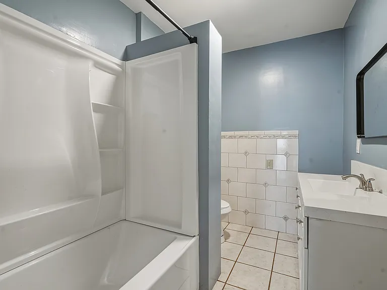 1174 N Alexandria Ave — Photo 14