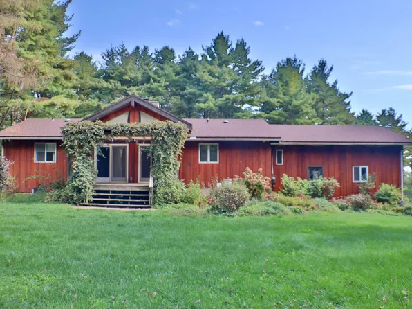 16 Riley Way, Peru, NY 12972
