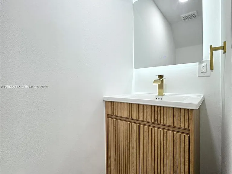5580 W 26th Ct #209 — Photo 7