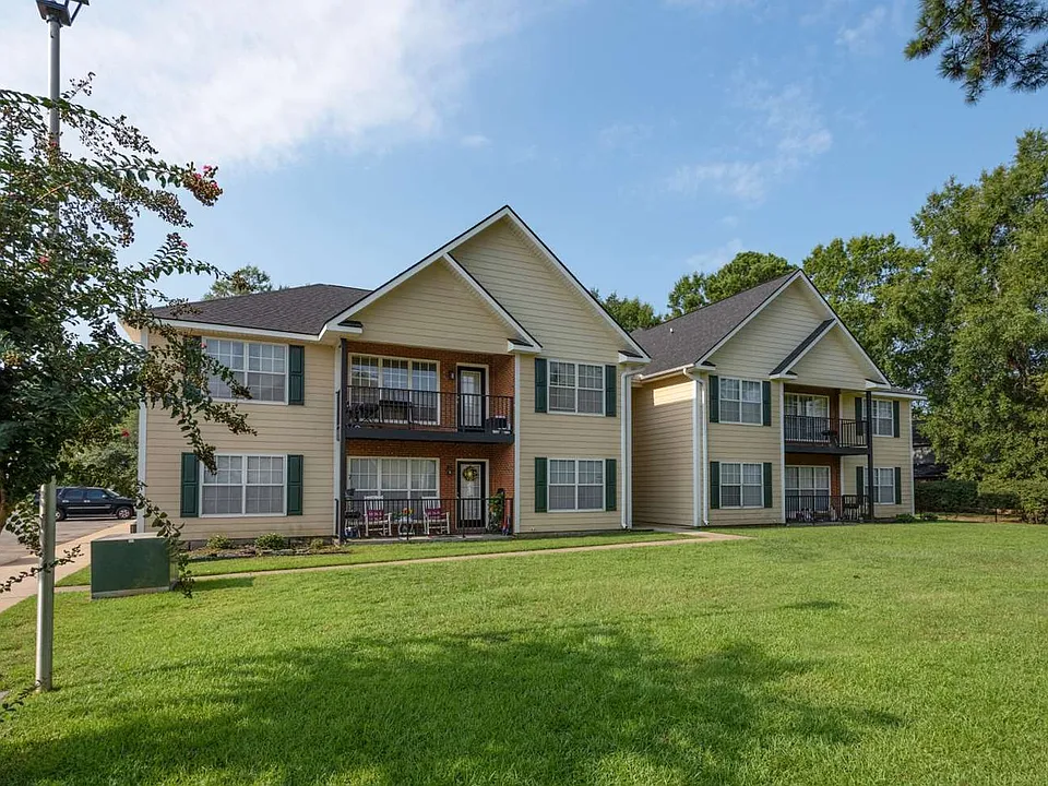 2215 Friar Tuck Ln
