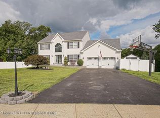 19 Coral Dr, Howell, NJ 07731