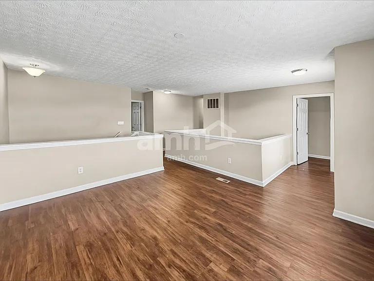 340 Evergreen Cir — Photo 11