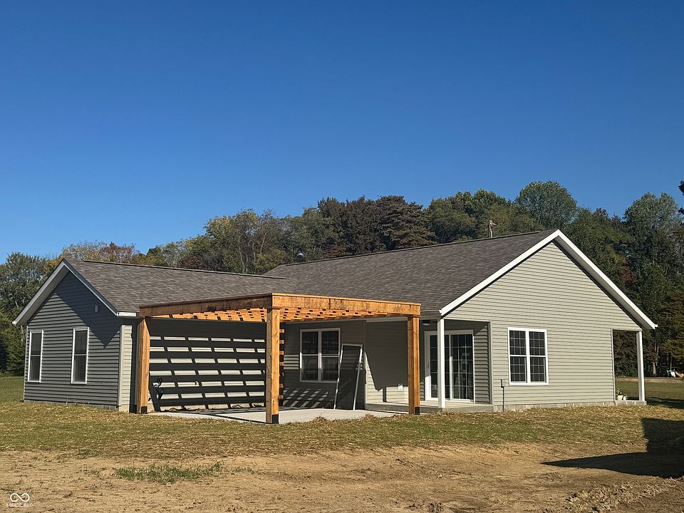 2nd image of 1427 N Mohican Trl