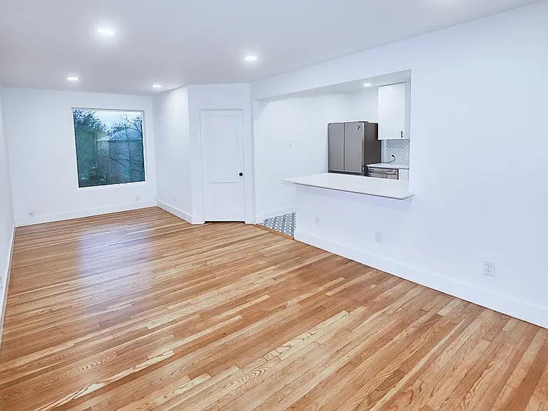 3300 Tom Green St #6 — Photo 10