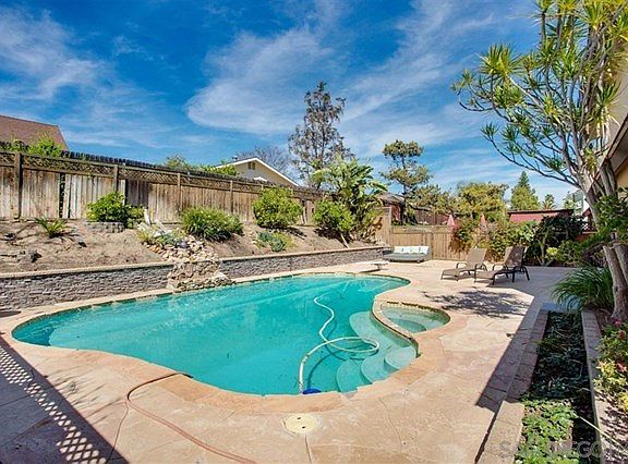 4th image of 7794 Blue Lake Dr