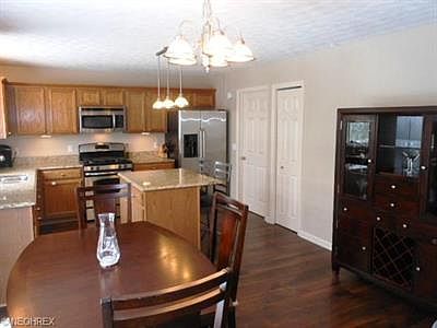 3rd image of 431 Carrington Ln