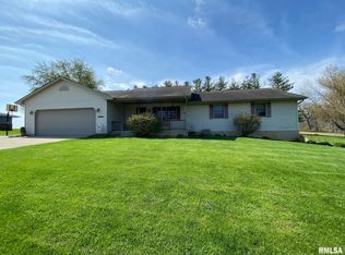 5900 Hartford Dr, Pekin, IL