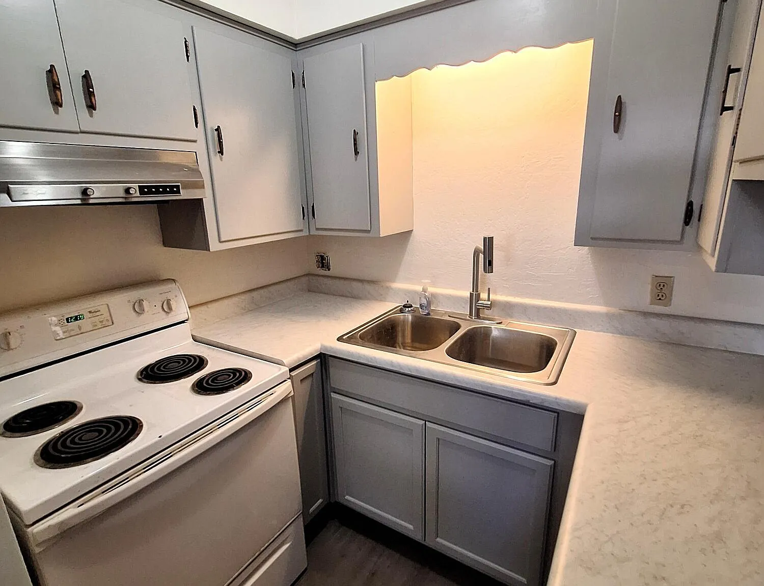 1 bed, 1.0 bath, 650 sqft, $900 — Photo 3