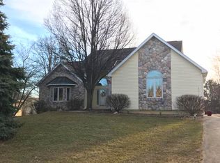 8049 Bunton Rd, Willis, MI 48191