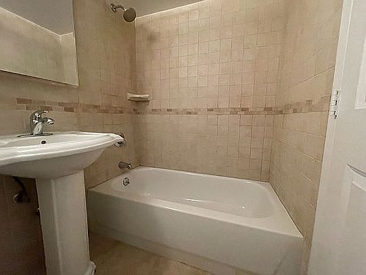 3rd image of 301 E 45th St #20N