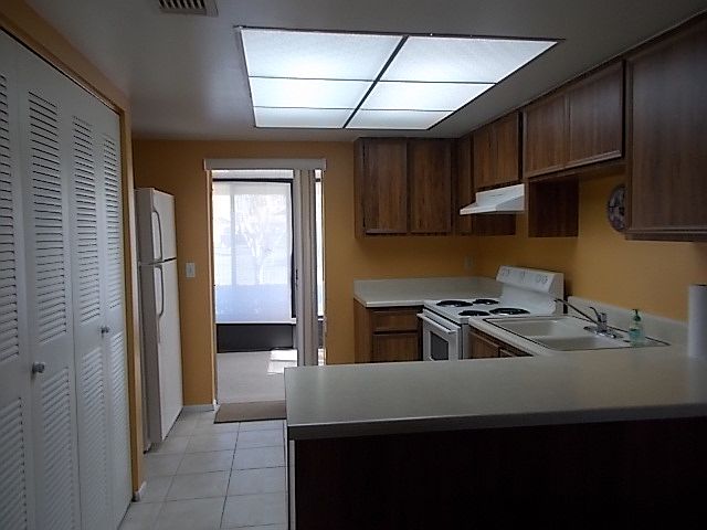 1st image of 23 W Country Cove Way
