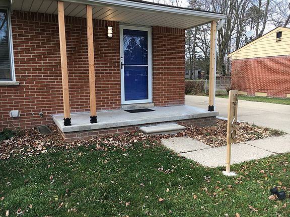 2nd image of 3160 Fernwood Ave