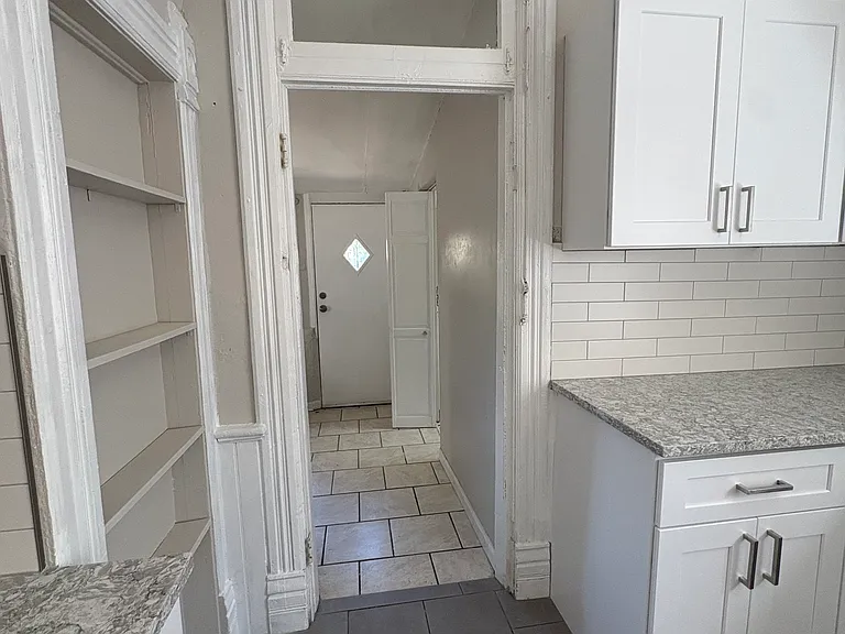 2230 N Ogden St — Photo 31