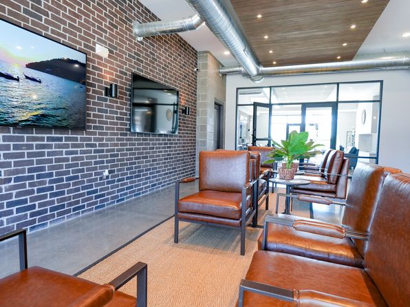 Brick Towne at Johnston | 6450 Merle Hay Rd, Johnston, IA