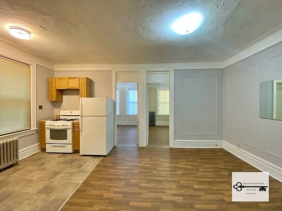 2nd image of 34-44 30th St #B2