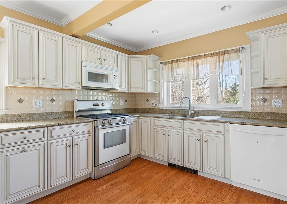 96 Pleasant St, Ayer, MA 01432 Zillow