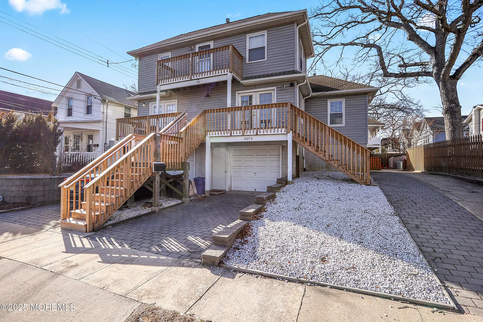 607 Madison Ave APT B photo 1