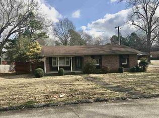 1061 Meadowbrook Dr, Milan, TN 38358