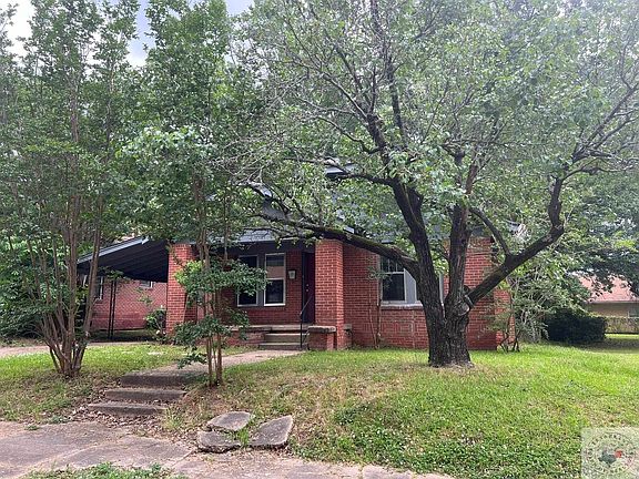 3rd image of 1516 Garland Ave