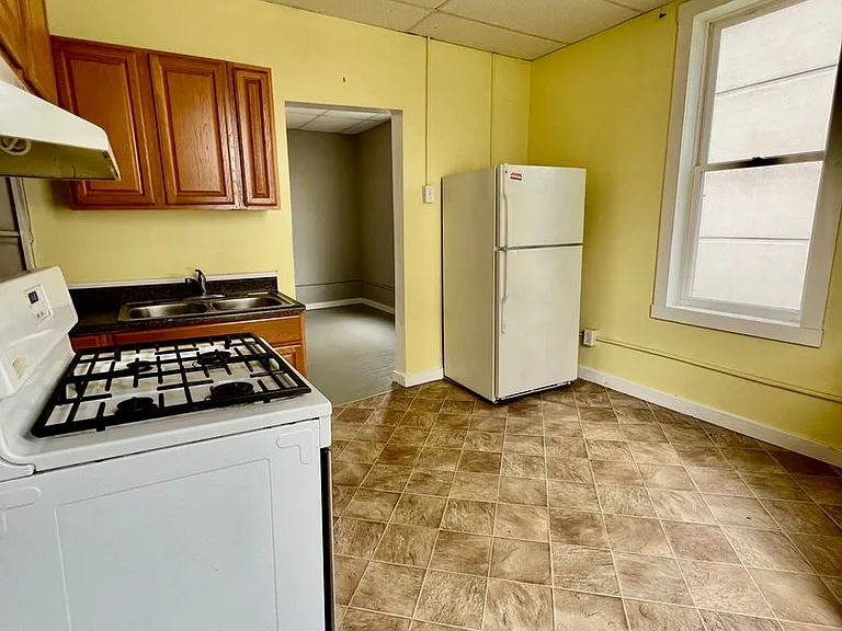 535 Locust Ave — Photo 11