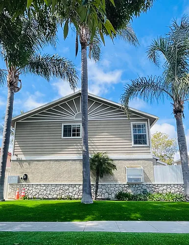 1452 Diamond St Photo 1