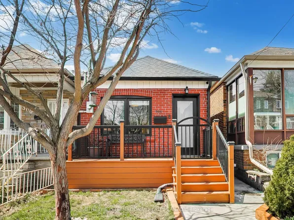302 Boon Ave, Toronto, ON M6E 4A3