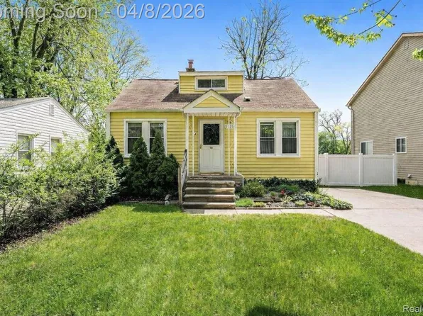 19134 Angling St, Livonia, MI 48152